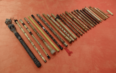 Exposition « Le Tour du Monde en 80 flûtes » – Serralongue